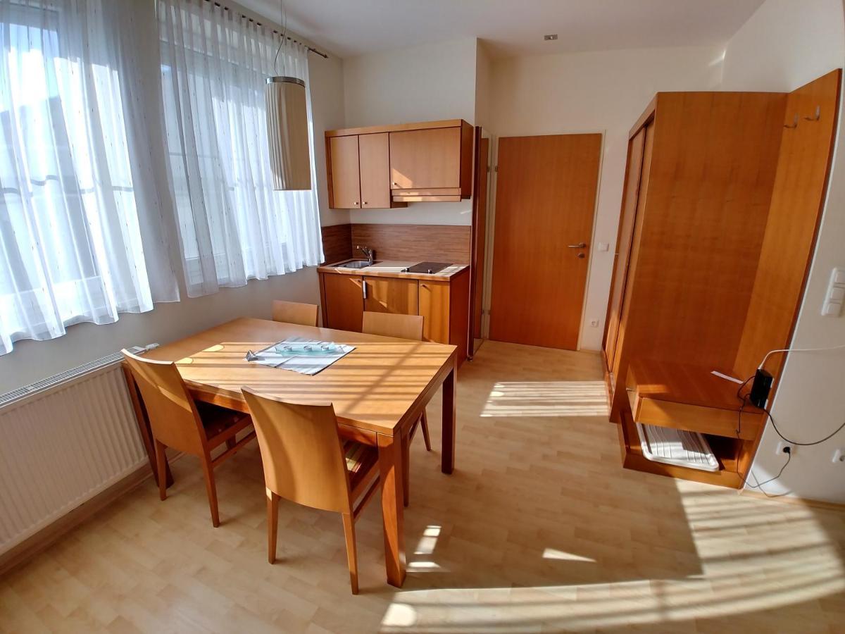 Lei'S Wok Hotel Neusiedl am See Luaran gambar