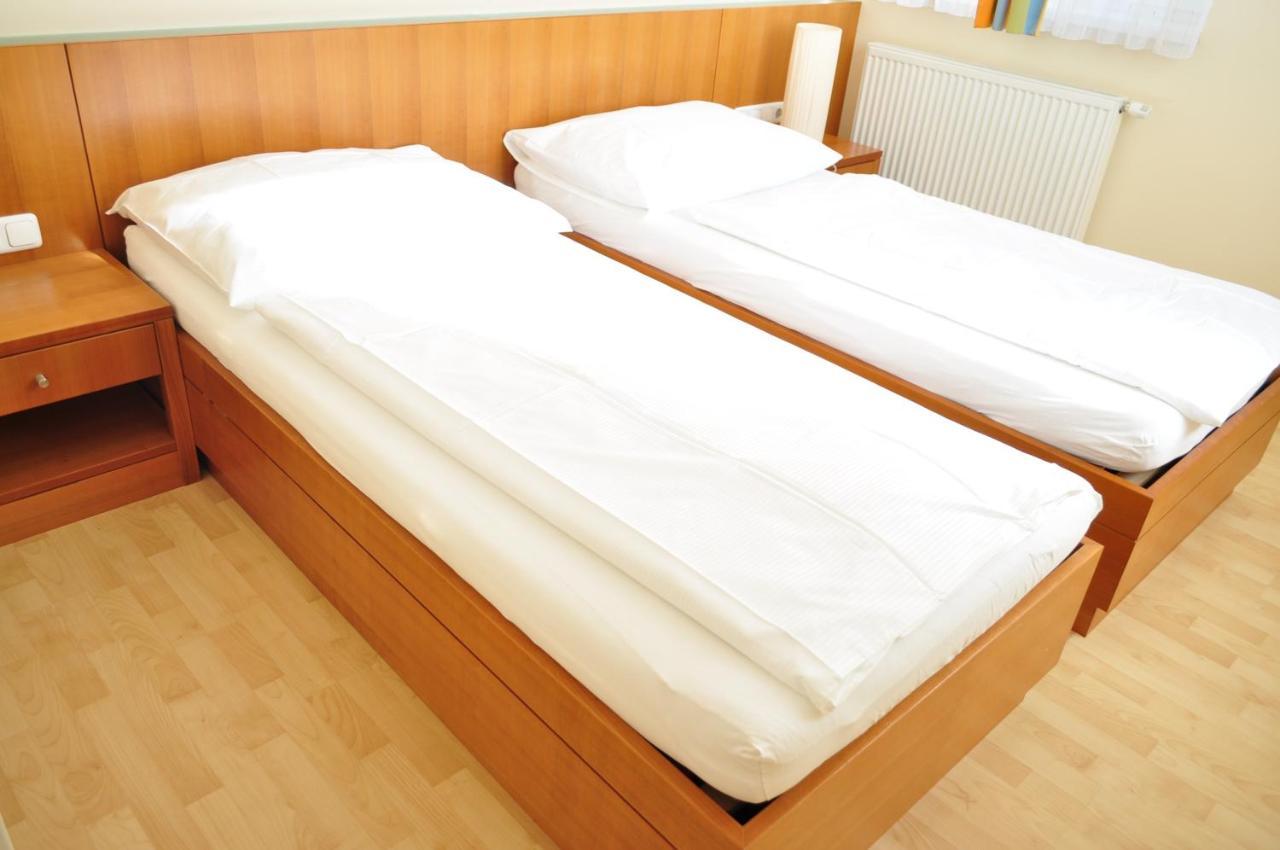 Lei'S Wok Hotel Neusiedl am See Luaran gambar